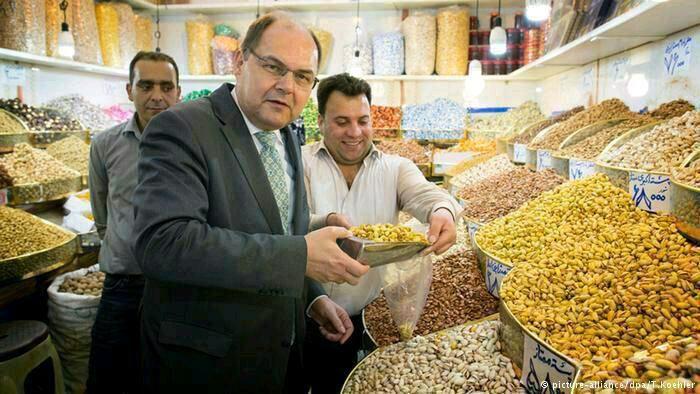 حضور وزیر کشاورزی آلمان در بازار ایرانی برای خرید آجیل سوغاتی/ صادرات 104 میلیون دلار پسته به آلمان در سال گذشته