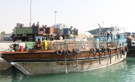 460 تن مواد غذایی از بندردیر بوشهر به قطر ارسال شد