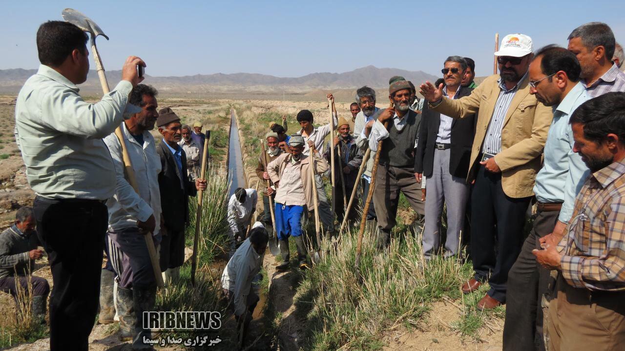 جاری شدن آب در قنات روستای چهار فرسخ نهبندان