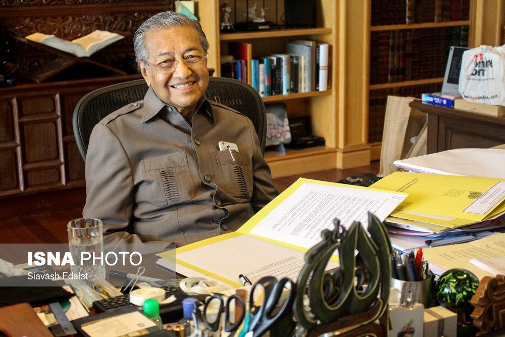 ماهاتیر محمد، «دیکتاتور الهام‌بخش» مالزی