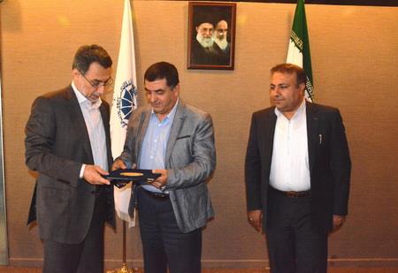 امضای تفاهم نامه تسهیل فرآیند صدور کارت بازرگانی در فارس