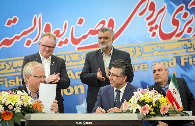 امضای 13 تفاهم‌نامه شیلاتی بین ایران و نروژ/ امکان تولید سالانه یک میلیون تن ماهی در قفس در آب‌های شمال و جنوب