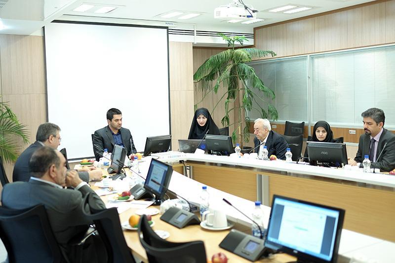 در شانزدهمین نشست کمیسیون کشاورزی، آب و صنایع غذایی اتاق تهران مطرح شد-کاهش 13 درصدی صادرات محصولات صنایع غذایی