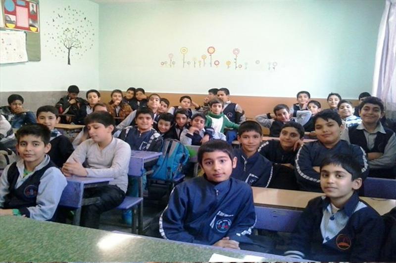 کمبود اعتبار دانش آموزان زنجانی را از شیر رایگان بی نصیب کرد