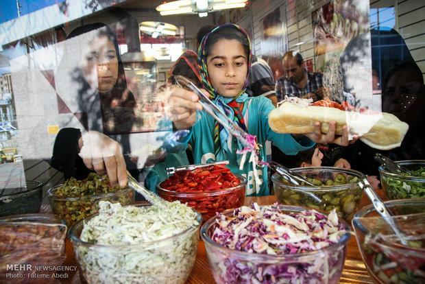 ایرانی ها ۱۱ هزار میلیارد تومان فست فود می خورند