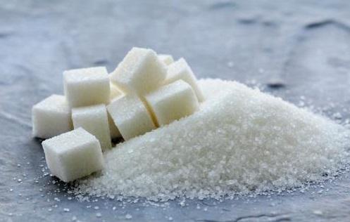 معاون شرکت بازرگانی دولتی خبر داد:-سوء‌استفاده ۲ کارخانه در فروش شکر سهیمه‌ای/ جنگ زرگری در نشان دادن کمبود شکر برای واردات