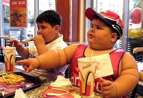 بچه چاق سالم نیست؛در خطر است!/هشدار سازمان بهداشت جهانی درباره چاقی کودکان