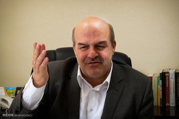 میوه احتمالا با مجوز وزارت جهاد وارد می شود/واردات مقطعی آزاد شود