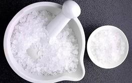 این نمک‌ها شفابخش نیستند، ناسالمند،‌ نخورید/ میخ در غذا و ملاقه آهنی در قابلمه، برای سلامتی مفید است؟