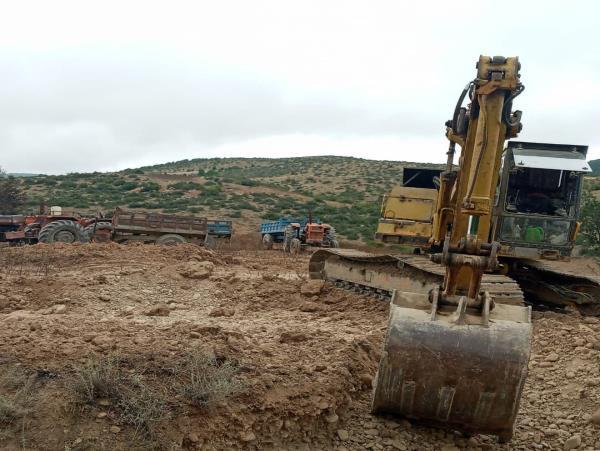 شن ریزی جاده بین مزارع روستای آغوزده گلوگاه