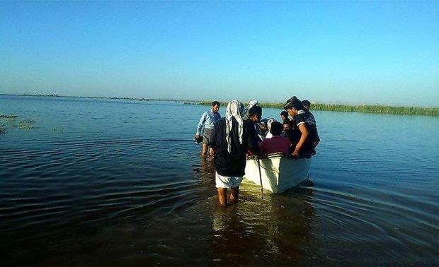 روستائیان چشم به دست دولت