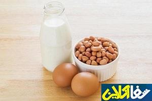 نوزادان در اولین وعده غذایی تخم مرغ و بادام زمینی بخورند