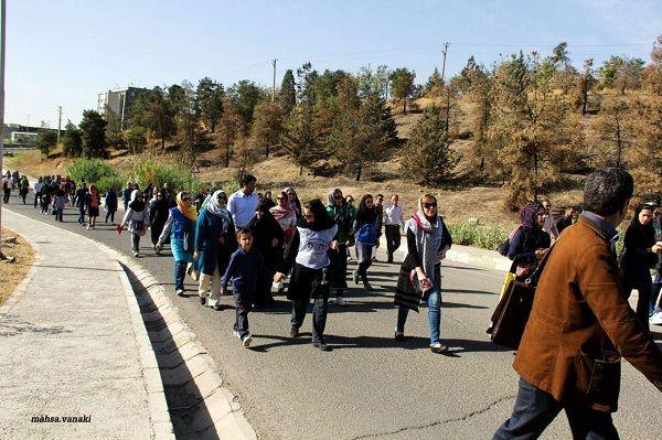 راهپیمایی برای اصلاح الگوی تغذیه در پارک پردیسان سلامت